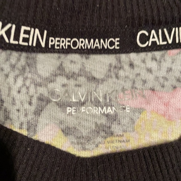 Calvin Klein performance long sleeve top - Picture 3 of 4
